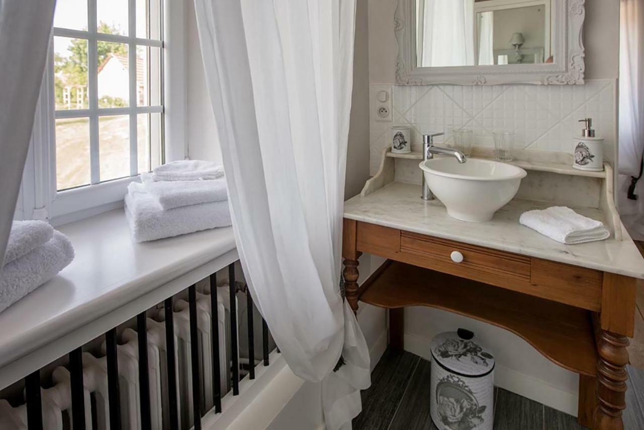 Bed and Breakfast Les Goubelins La Lande-d'Airou Exteriér fotografie